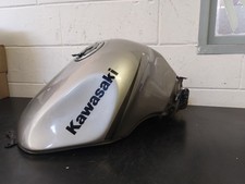 SERBATOIO BENZINA ORIGINALE  KAWASAKI ZZR 600 ANNI 2001 2002 2002 2004