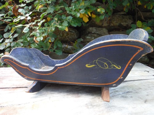 Bambola legno dipinta a - in,