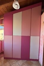 armadio rosa camera da letto