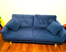 divano blu 2 posti con pouf