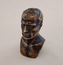 Piccolo busto in bronzo