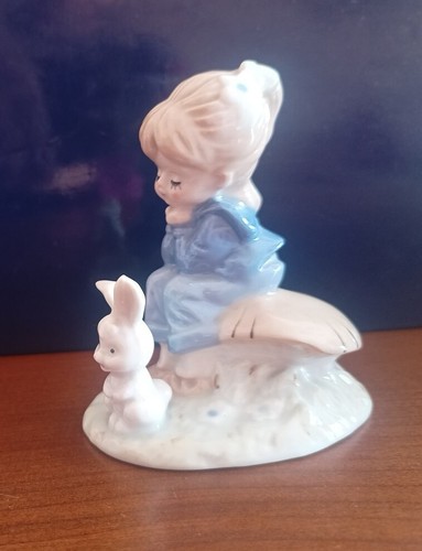 Statuina scultura bimba seduta - scultura,