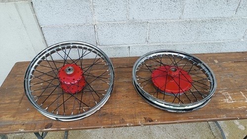 Coppia ruote cerchi - ruote, guzzi