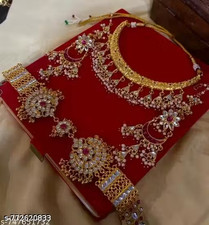 Set gioielli orecchini collana