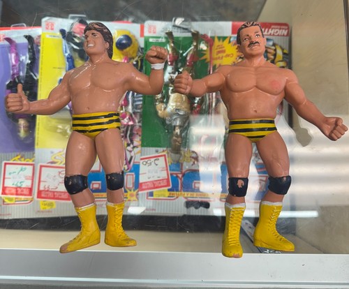 Figurine killer bees tag team - bees,