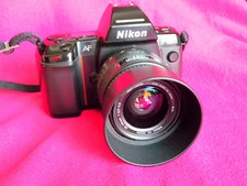 Nikon F801s con Zoom Sigma 28-70 f.3,5-4,5 + Dorso Data Back MF21. Perfetta.