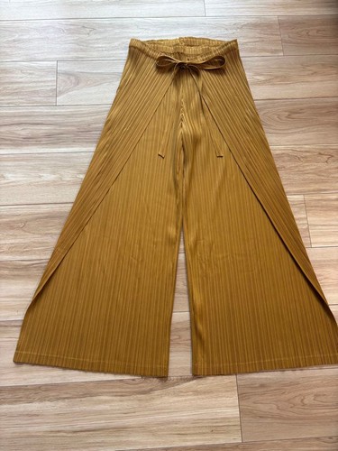Pantaloni larghi avvolgenti