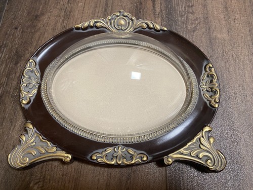 Cornice ovale con cupola