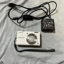 Nikon COOLPIX S6200 Compact