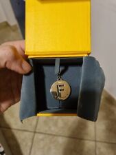 FENDI Identification ciondolo charm lettera F metallo dorato