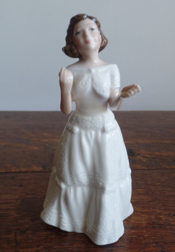 Royal doulton lady figurine - doulton,