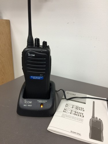 Used uhf way radio icom - used, 2