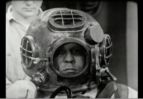 Navy diving training - u.s.,