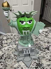 M&M'S M&M's MM World Statua