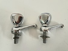 Coppia rubinetti bagno lavabo