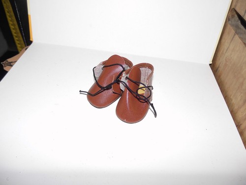 Bambola scarpe nostalgia