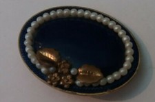 spilla vintage con micro perle smalto blu decorata floreale