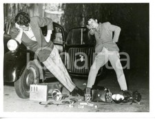 1960 ca COSTUME ITALIA Paparazzi al termine di un servizio fotografico - Foto