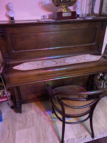Pianoforte muro - a,