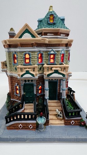 Lemax caddington village - lemax,