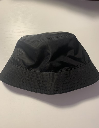 Cappello prada bucket nero - cappello,