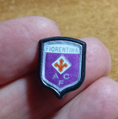 Fiorentina football calcio pin - calcio,