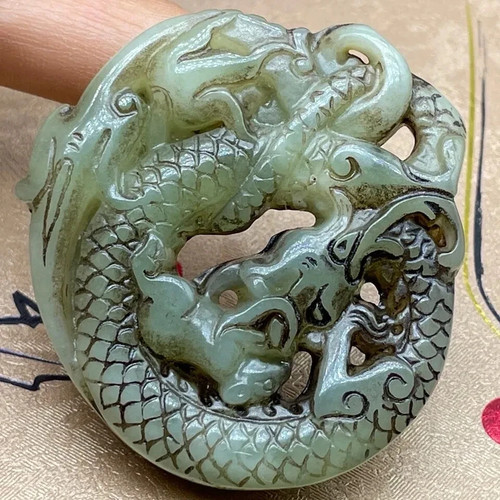 Antico ciondolo drago