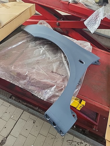 Parafango anteriore sinistro - parafango,