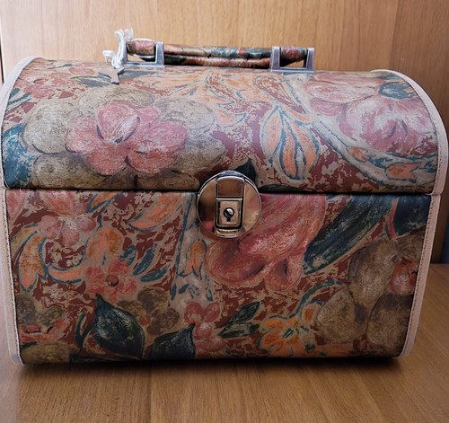 Beauty case fantasia floreale