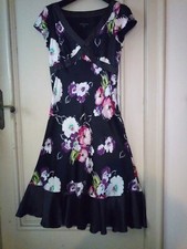 Laura Ashley, elegante abito in pura seta. Taglia inglese 12 (42/44)