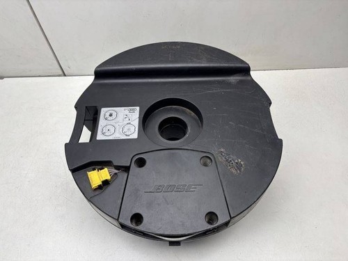 Audi 2009 subwoofer - audi,