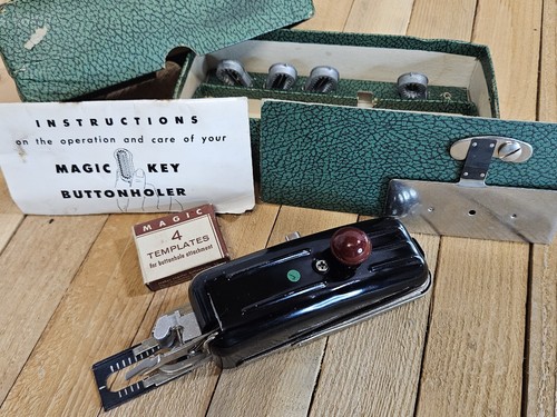 Magic buttonholer white singer - magic,