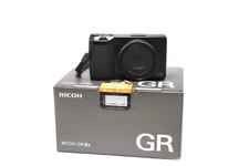 FOTOCAMERA RICOH GRIII X COME