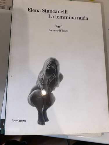 Stancanelli femmina nuda - femmina,