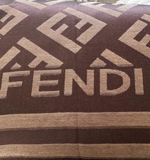 Stola Fendi 65% Cachemere 35%