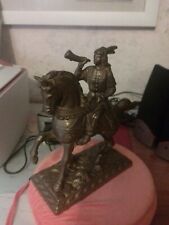 Scultura antica del falconiere, statua del falconiere cavaliere indiano Di...