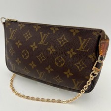 LOUIS VUITTON Pochette