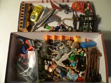 LOTTO GIOCHI SOLDATINI MACCHININE ECC.. VINTAGE RECUPERO SGOMBERI SCATOLA SCARPE