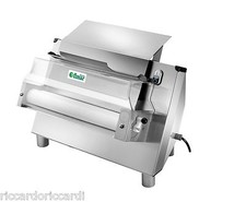 STENDIPIZZA A UNA COPPIA DI