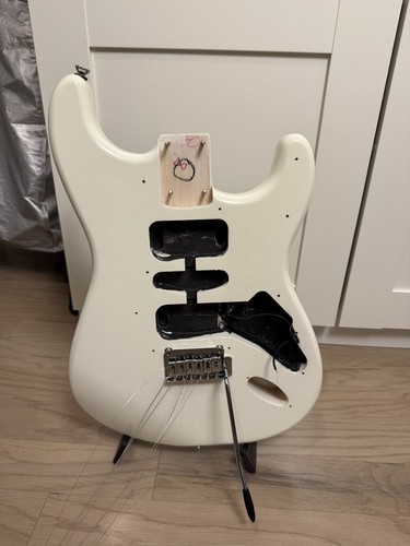 Squier affinity stratocaster - squier,