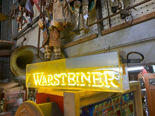 Insegna luminosa neon - a,