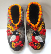 Pantofole russe in feltro di