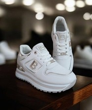 LAURA BIAGIOTTI SNEAKERS DONNA STRINGATE CON ZEPPA BEIGE 9242 MODA 2025 2026