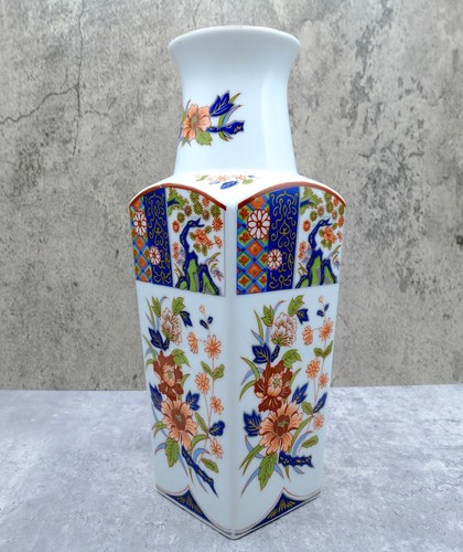 Vaso floreale quadrato