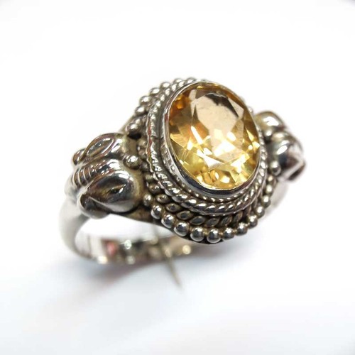 Anello argento con topazio - in,