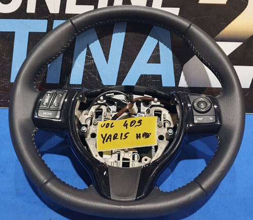 Volante toyota yaris hybrid - volante,
