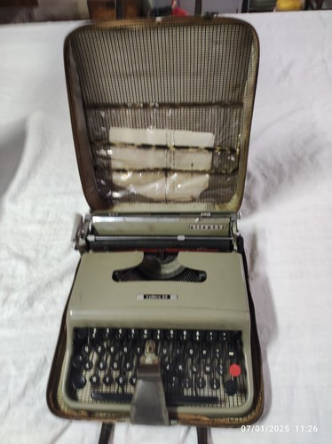 Macchina scrivere olivetti - da,