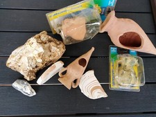 Anfore e sassi per acquario