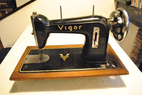 Macchina cucire vintage - da,