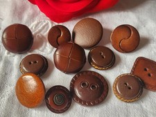 Lotto 12 Bottoni In Pelle